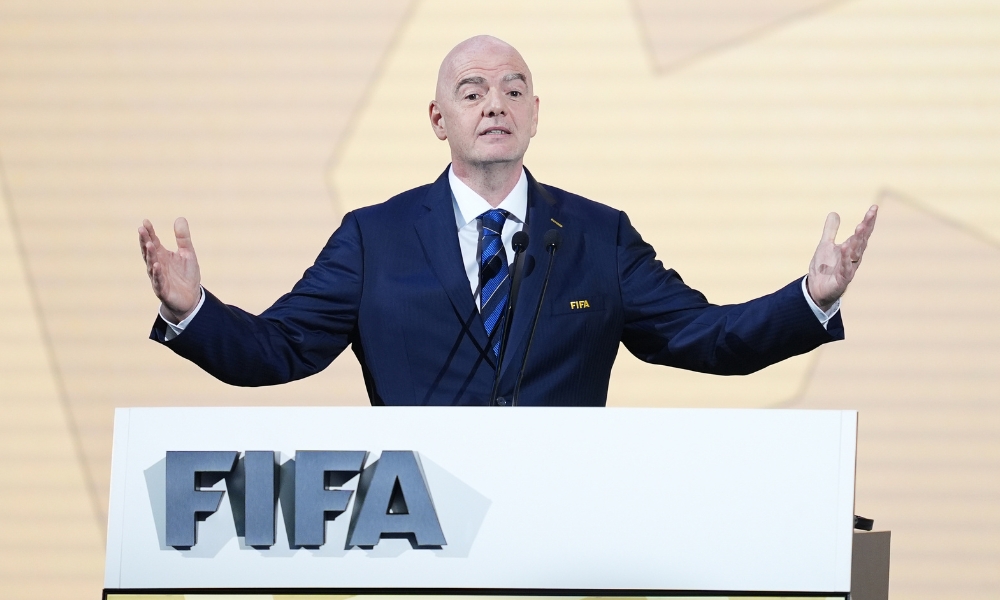 曼联防线稳固零封曼城德比胜利